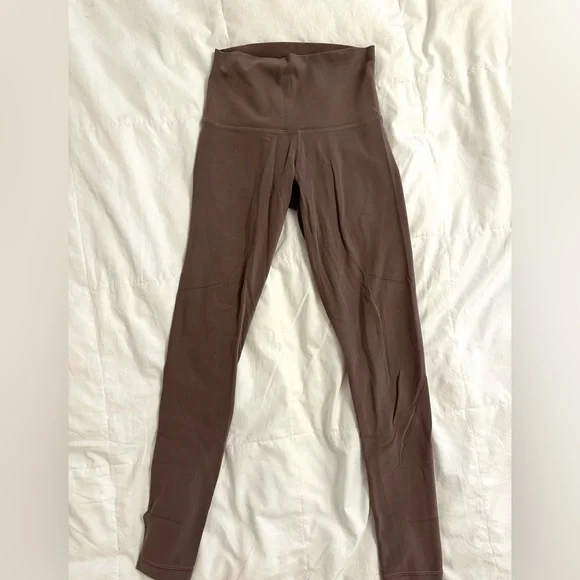 TNA Butter High Rise Cheeky Leggings size XS in deep taupe - Picture 4 of 7